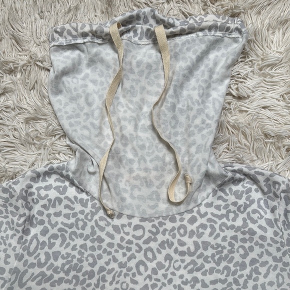 Magnolia Boutique Leopard Funnel Neck Tunic 💗 Gray & Ivory - Picture 7 of 15